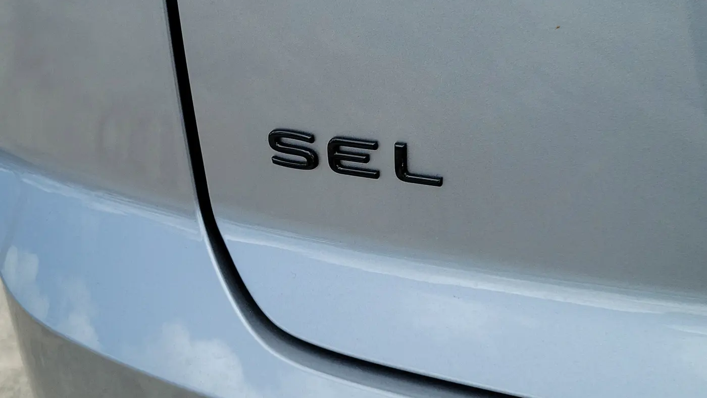 2026 Volkswagen Atlas Cross Sport SEL R-Line Black 4Motion