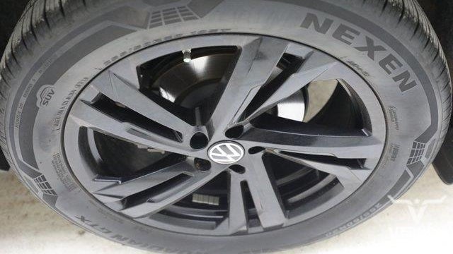 2026 Volkswagen Atlas Cross Sport SEL R-Line Black 4Motion