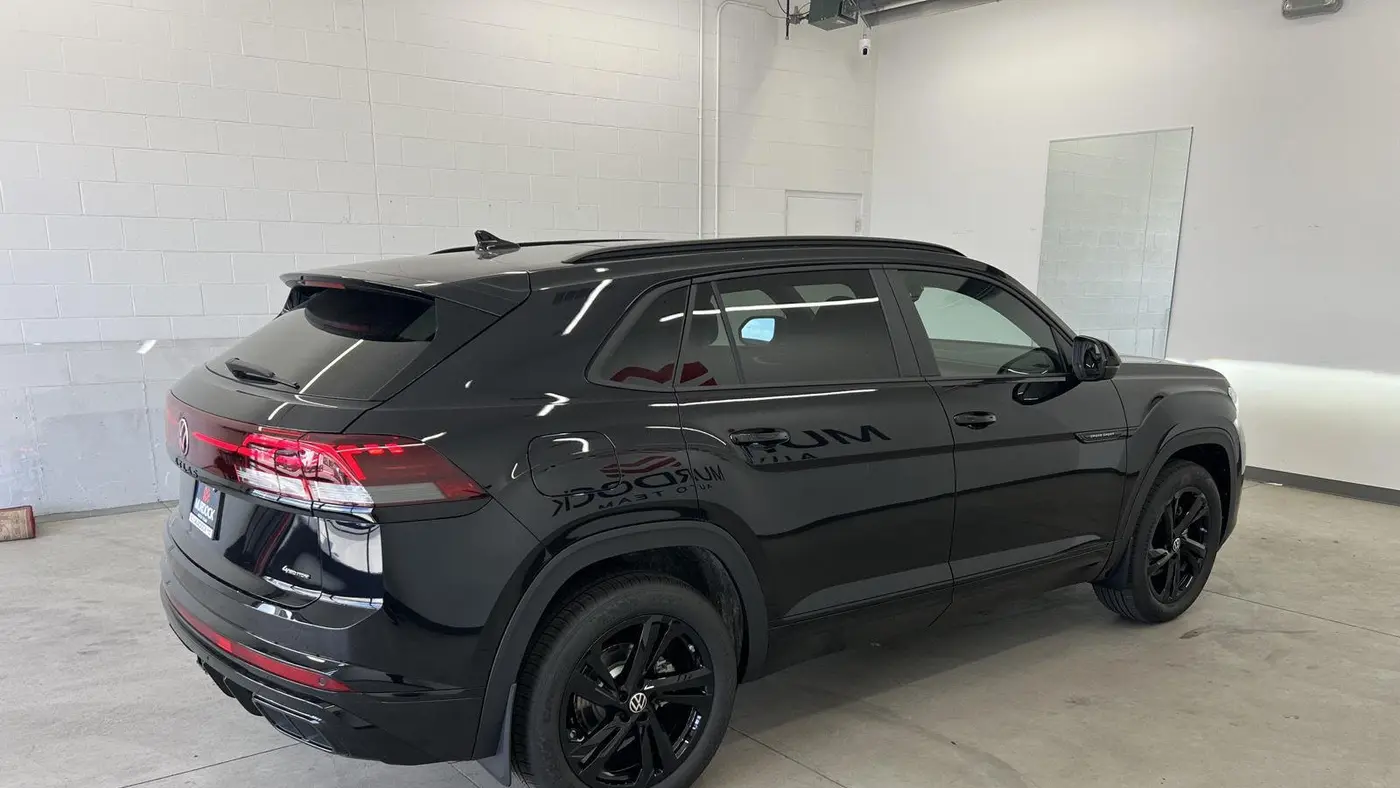 2026 Volkswagen Atlas Cross Sport SEL R-Line Black 4Motion