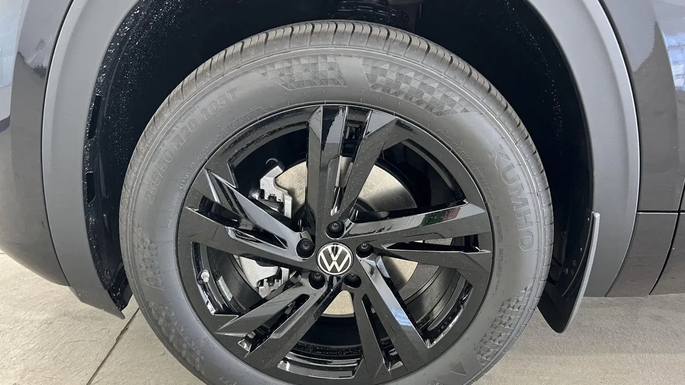 2026 Volkswagen Atlas Cross Sport SEL R-Line Black 4Motion
