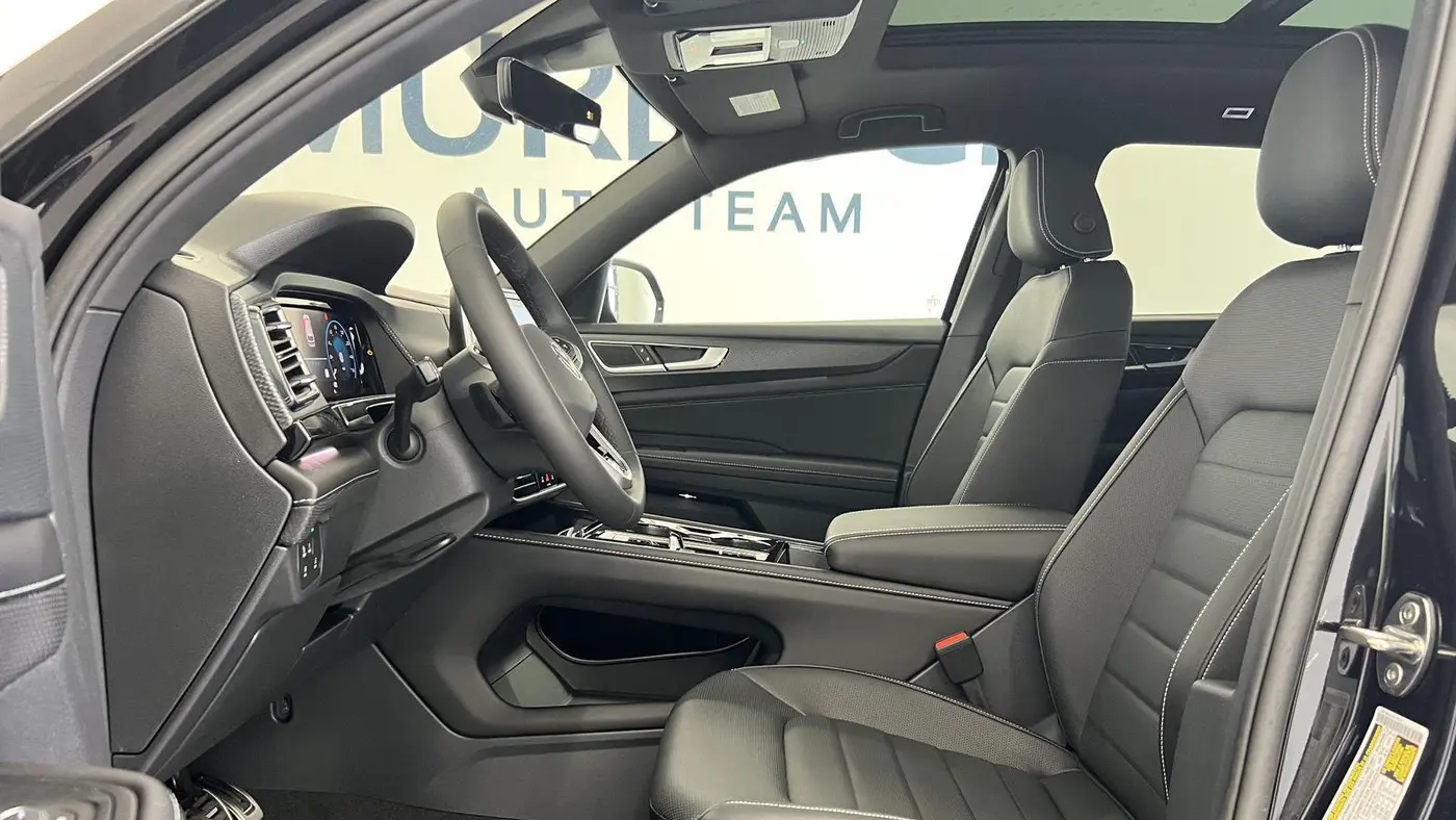 2026 Volkswagen Atlas Cross Sport SEL R-Line Black 4Motion