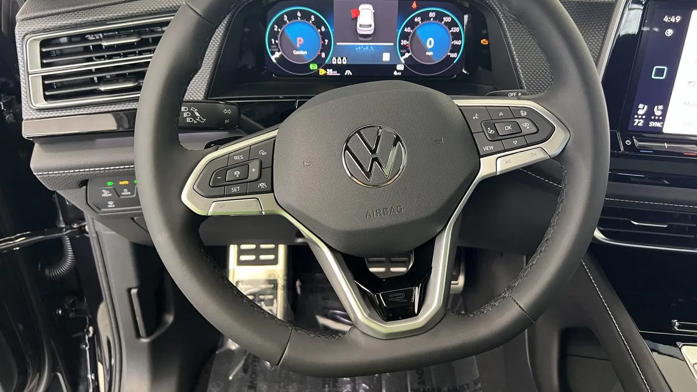 2026 Volkswagen Atlas Cross Sport SEL R-Line Black 4Motion