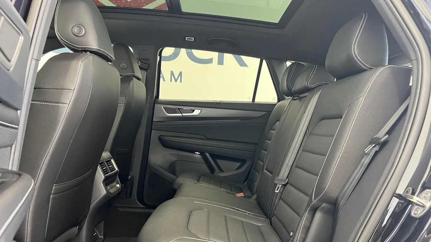 2026 Volkswagen Atlas Cross Sport SEL R-Line Black 4Motion