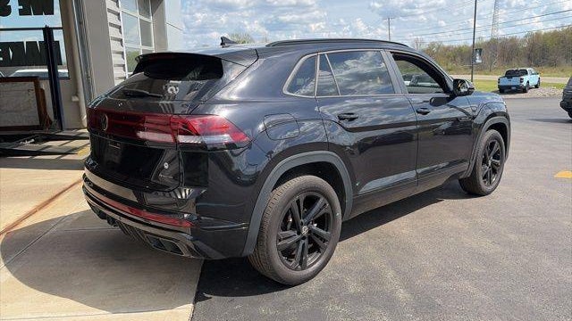 2025 Volkswagen Atlas Cross Sport SEL R-Line Black 4Motion