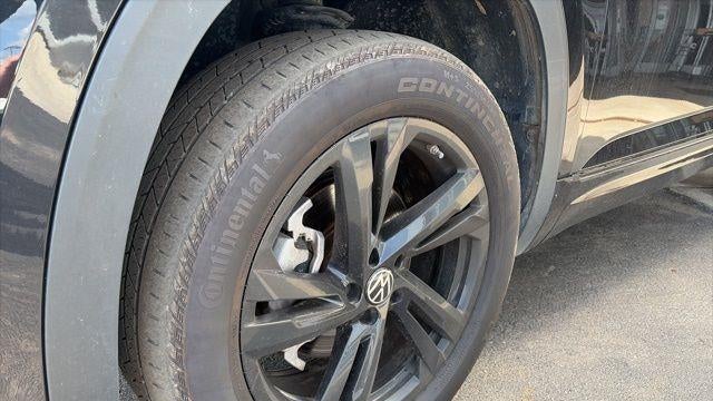 2025 Volkswagen Atlas Cross Sport SEL R-Line Black 4Motion