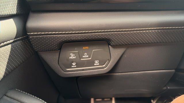 2025 Volkswagen Atlas Cross Sport SEL R-Line Black 4Motion