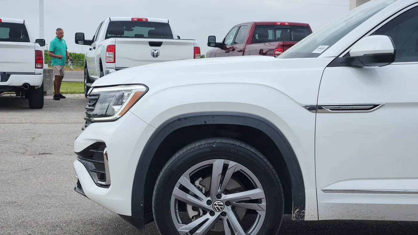 2024 Volkswagen Atlas Cross Sport SEL R-Line 4Motion