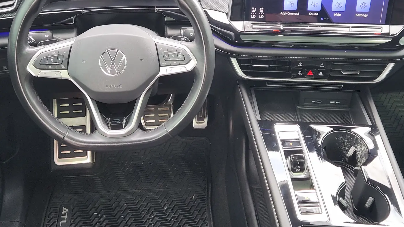 2024 Volkswagen Atlas Cross Sport SEL R-Line 4Motion