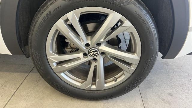 2024 Volkswagen Atlas Cross Sport SEL R-Line 4Motion