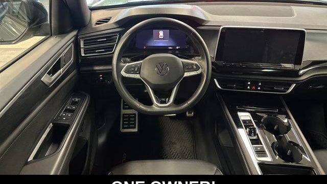 2025 Volkswagen Atlas Cross Sport SEL R-Line Black 4Motion