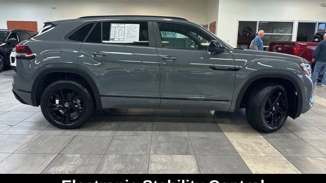 2025 Volkswagen Atlas Cross Sport SEL R-Line Black 4Motion