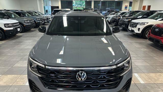 2025 Volkswagen Atlas Cross Sport SEL R-Line Black 4Motion