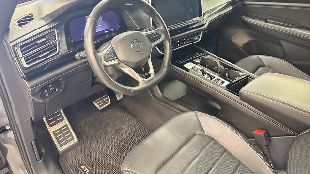 2025 Volkswagen Atlas Cross Sport SEL R-Line Black 4Motion