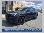 2025 Atlas Cross Sport Thumbnail 1
