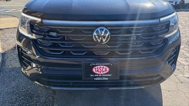 2025 Volkswagen Atlas Cross Sport SEL R-Line Black 4Motion