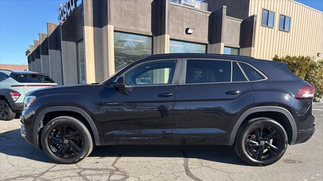 2025 Volkswagen Atlas Cross Sport SEL R-Line Black 4Motion