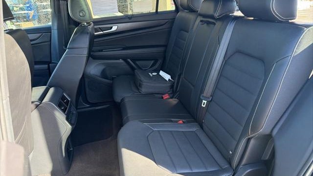 2025 Volkswagen Atlas Cross Sport SEL R-Line Black 4Motion