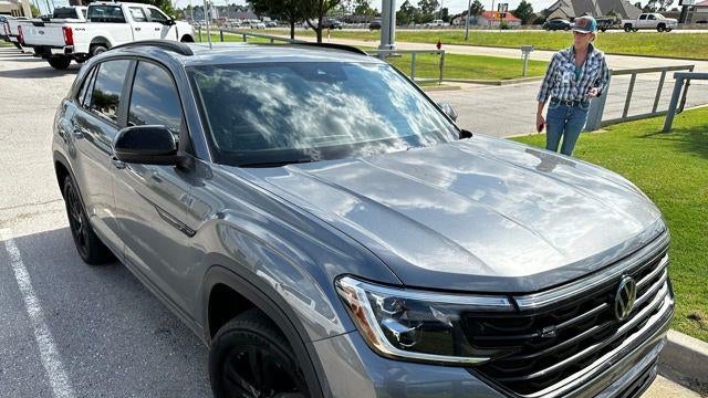 2025 Volkswagen Atlas Cross Sport SEL R-Line Black 4Motion