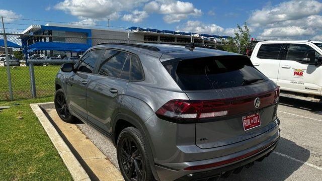 2025 Volkswagen Atlas Cross Sport SEL R-Line Black 4Motion