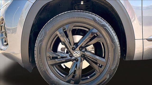 2025 Volkswagen Atlas Cross Sport SEL R-Line Black 4Motion