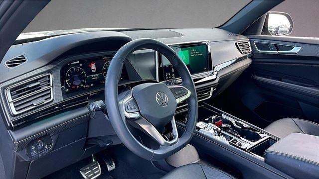 2025 Volkswagen Atlas Cross Sport SEL R-Line Black 4Motion