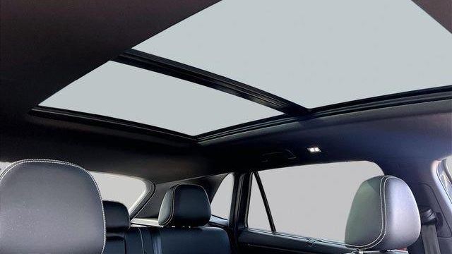 2025 Volkswagen Atlas Cross Sport SEL R-Line Black 4Motion