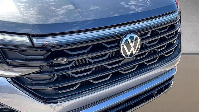 2025 Volkswagen Atlas Cross Sport SEL R-Line Black 4Motion