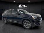 2024 Atlas Cross Sport Thumbnail 1
