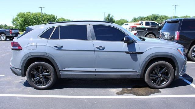 2025 Volkswagen Atlas Cross Sport SEL R-Line Black 4Motion