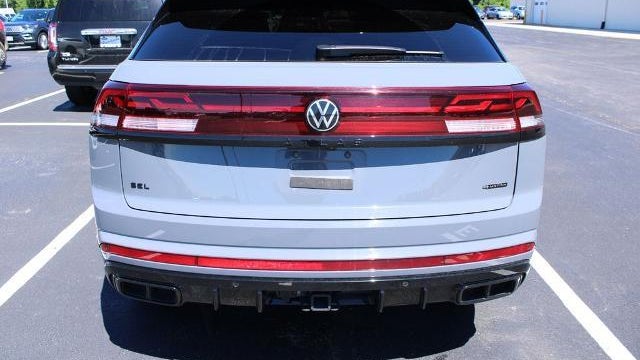 2025 Volkswagen Atlas Cross Sport SEL R-Line Black 4Motion