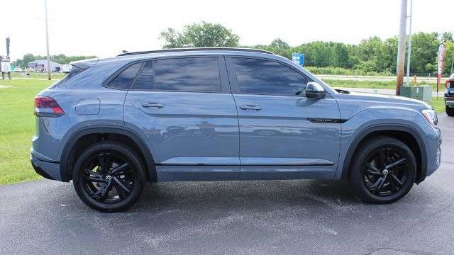 2025 Volkswagen Atlas Cross Sport SEL R-Line Black 4Motion