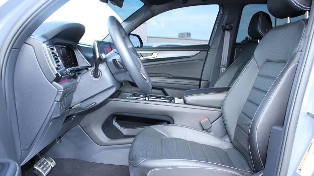 2025 Volkswagen Atlas Cross Sport SEL R-Line Black 4Motion