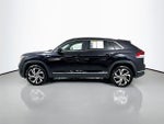 2023 Atlas Cross Sport Thumbnail 4