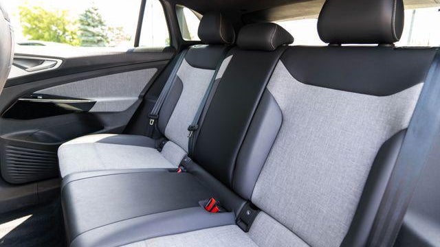 2024 Volkswagen ID 4  Standard
