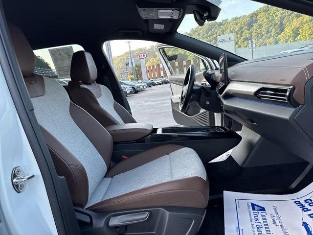 2024 Volkswagen Id.4 - $21,499