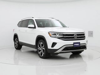 2022 Volkswagen Atlas with Oryx White Pearl Exterior