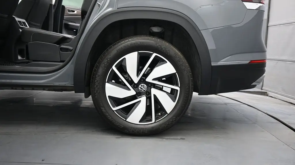 2025 Volkswagen Atlas SEL 4Motion