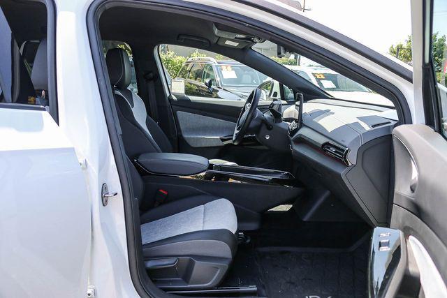 2023 Volkswagen Id.4 - $20,900