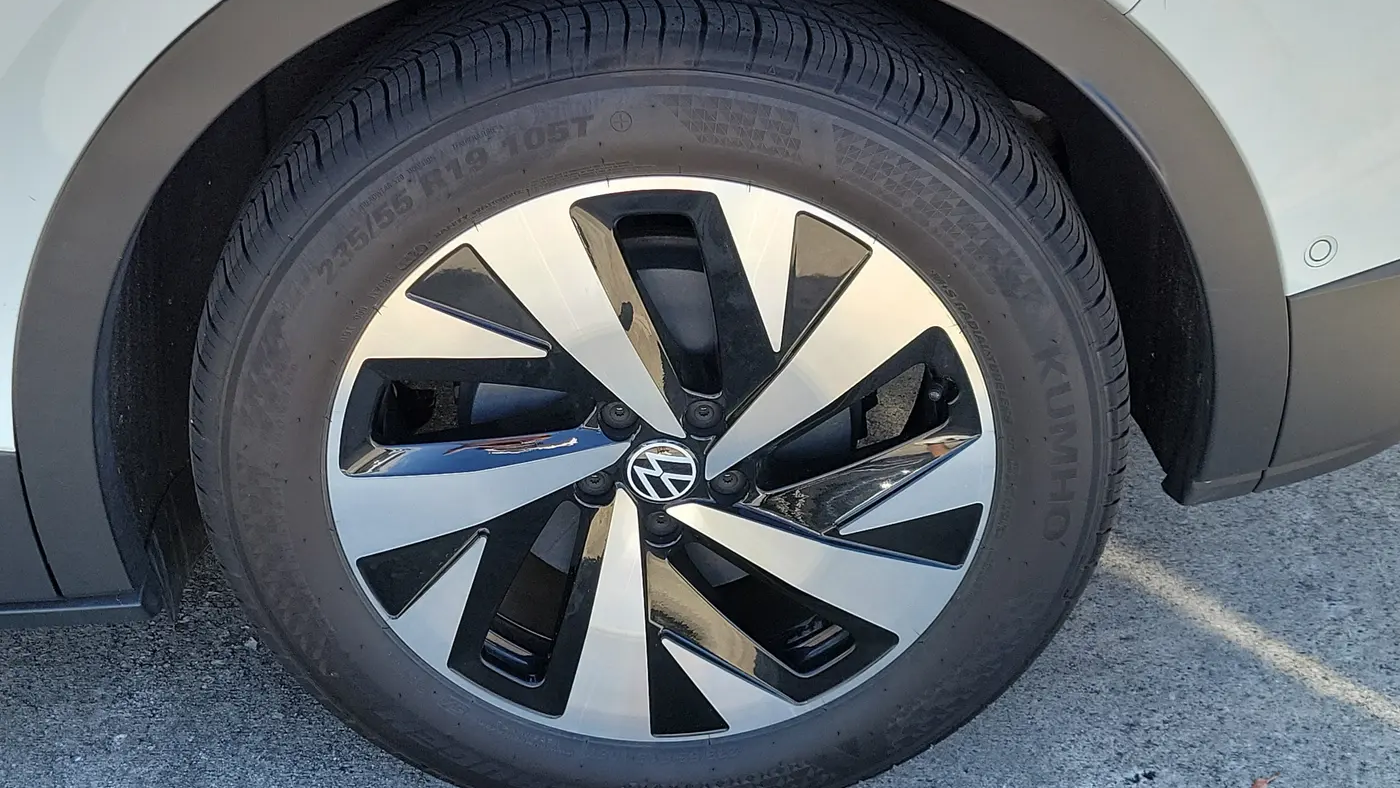 2023 Volkswagen ID 4  Pro