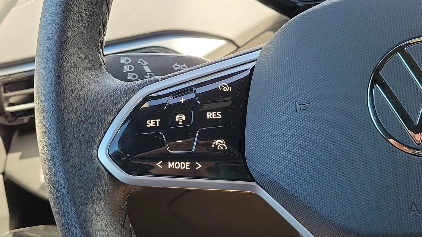 2023 Volkswagen ID 4  Pro