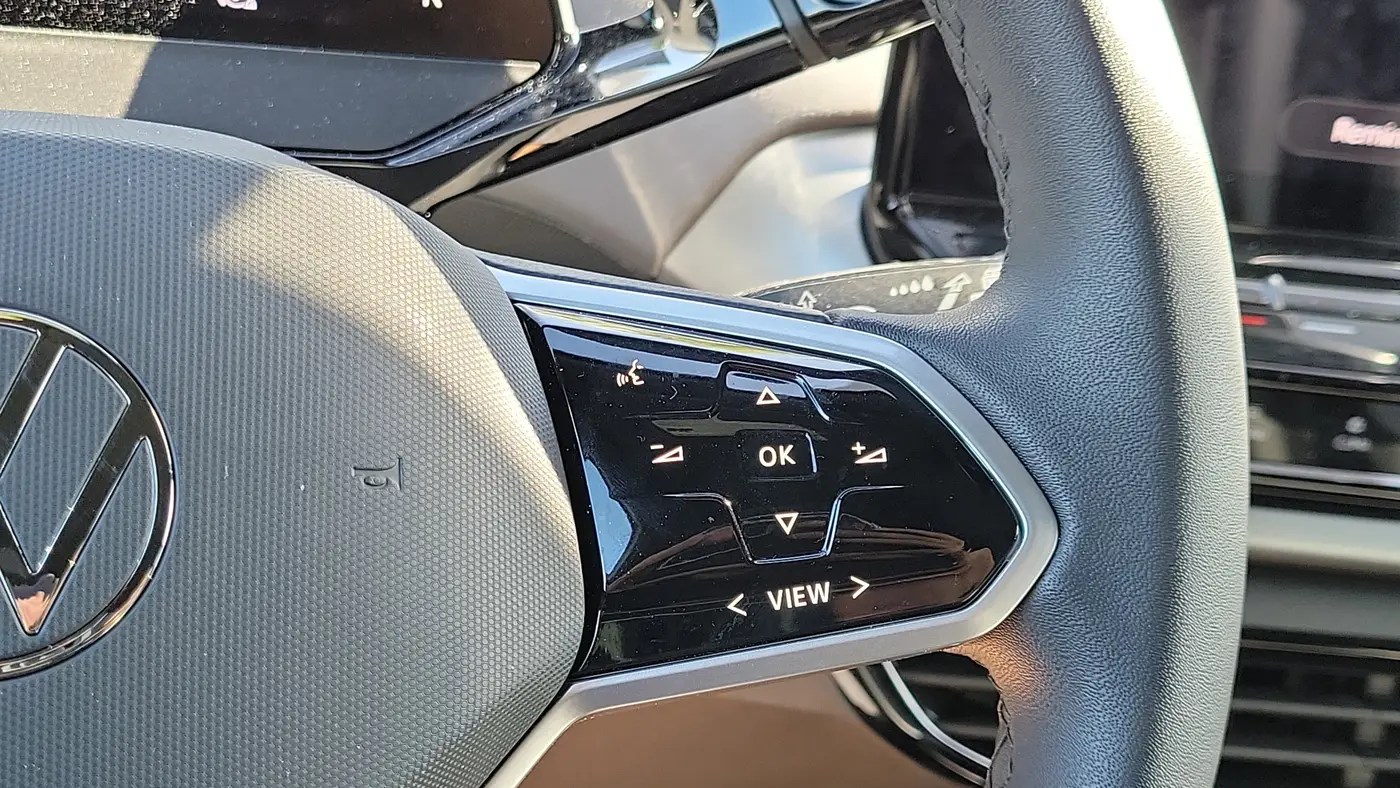 2023 Volkswagen ID 4  Pro