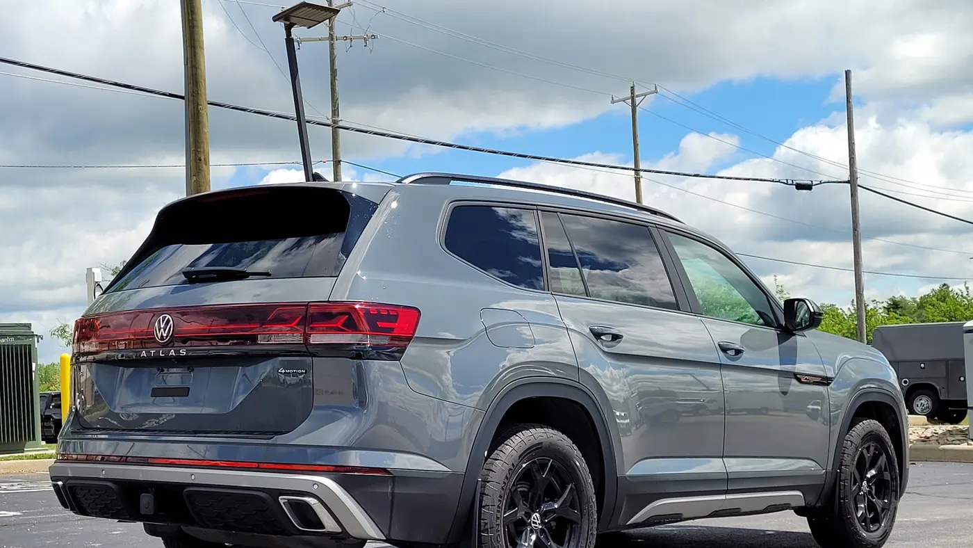 2024 Volkswagen Atlas Peak Edition SE 4Motion