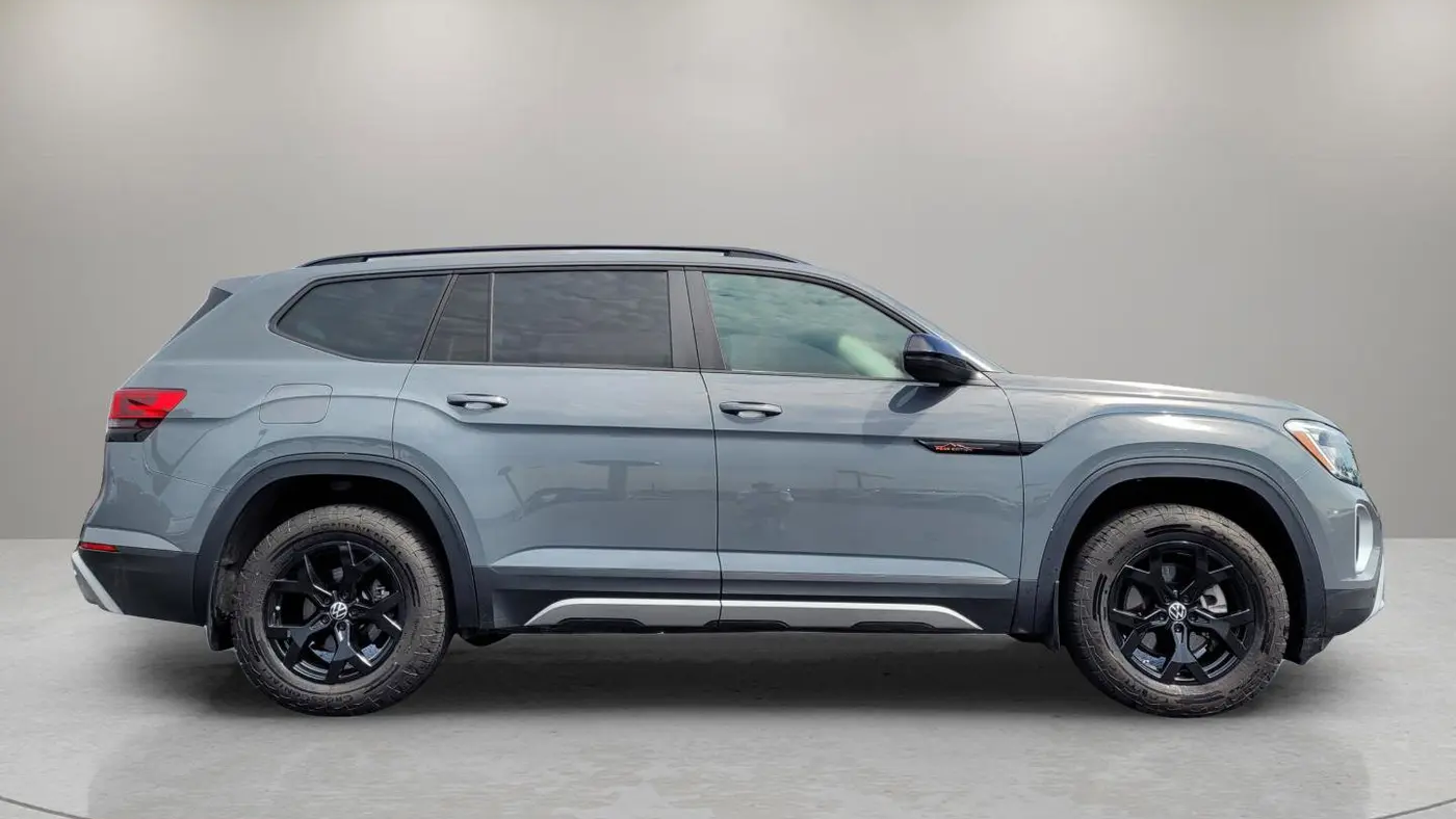 2024 Volkswagen Atlas Peak Edition SE 4Motion