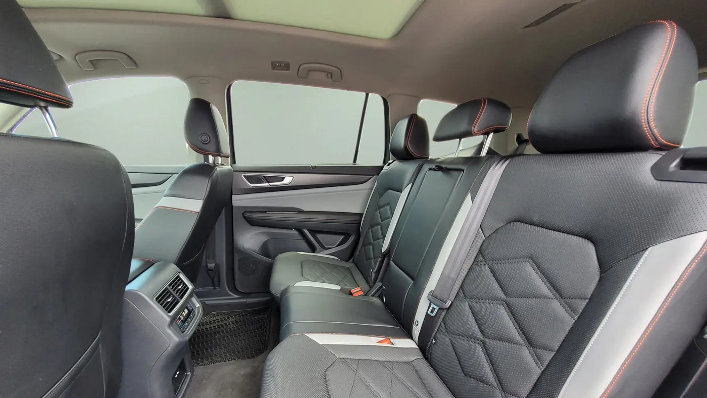 2024 Volkswagen Atlas Peak Edition SE 4Motion