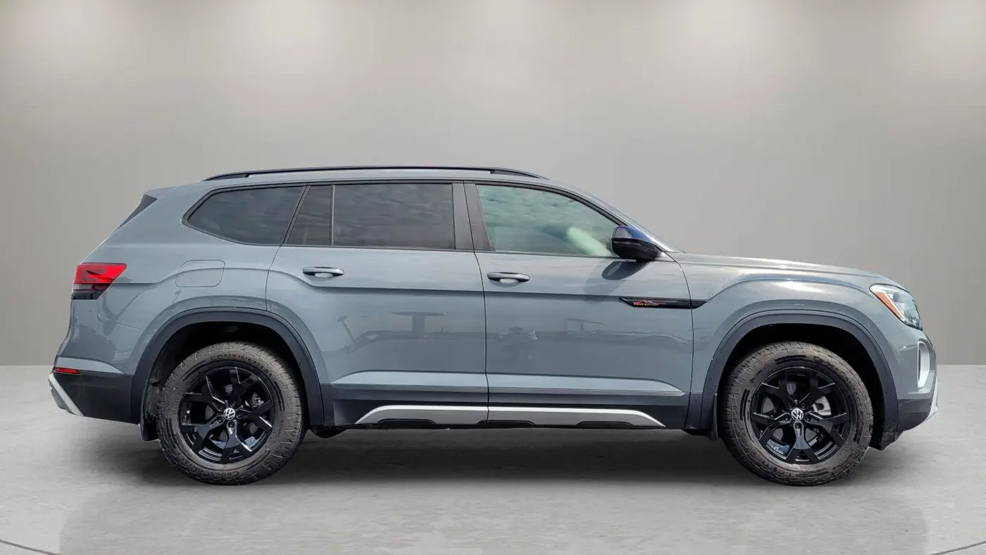 2024 Volkswagen Atlas Peak Edition SE 4Motion