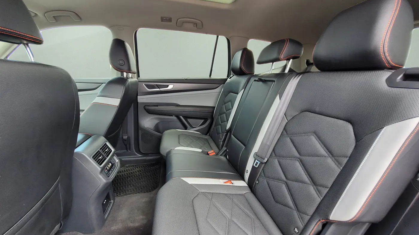 2024 Volkswagen Atlas Peak Edition SE 4Motion