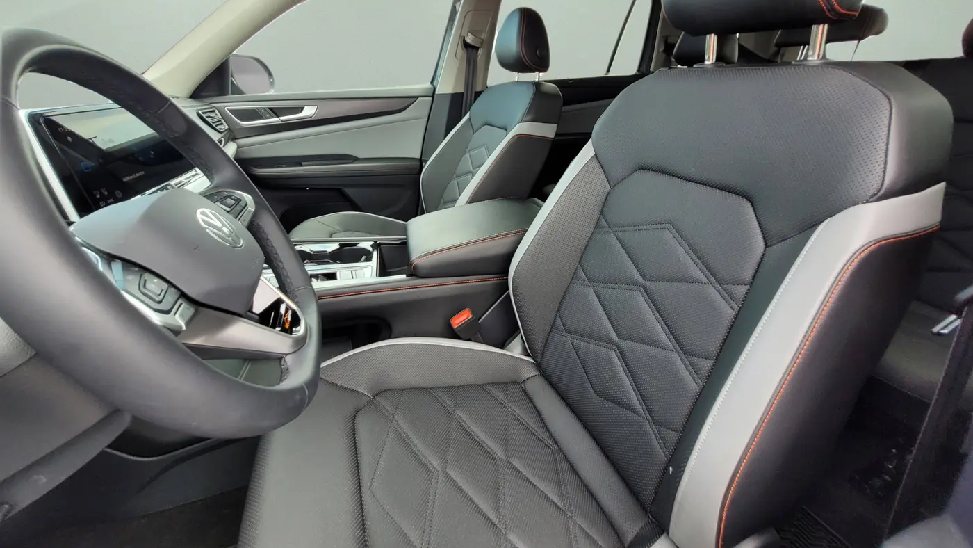 2024 Volkswagen Atlas Peak Edition SE 4Motion