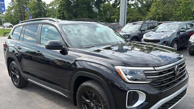 2024 Volkswagen Atlas Peak Edition SE 4Motion