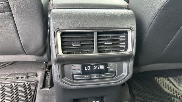 2024 Volkswagen Atlas Peak Edition SE 4Motion