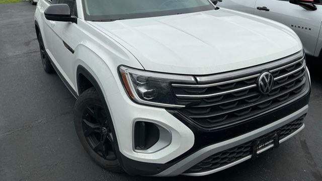 2024 Volkswagen Atlas Peak Edition SE 4Motion